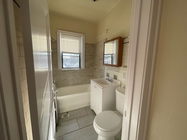 115 E 68th Street 2A, Chicago, IL 60637