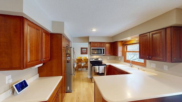 1210 Oak Avenue N, Onalaska, WI 54650