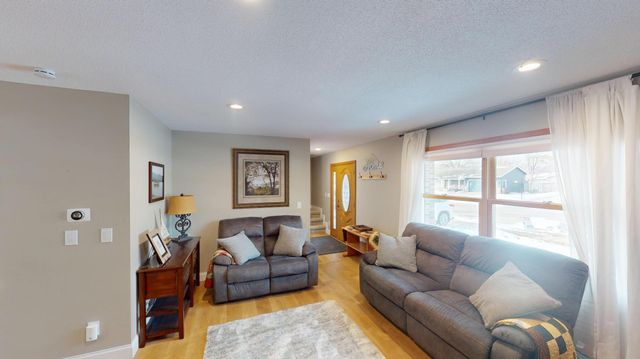 1210 Oak Avenue N, Onalaska, WI 54650