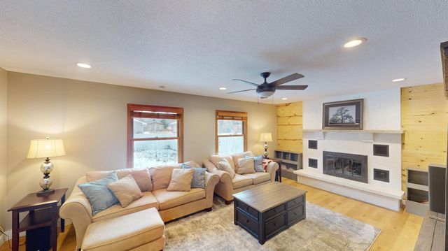 1210 Oak Avenue N, Onalaska, WI 54650