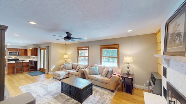 1210 Oak Avenue N, Onalaska, WI 54650