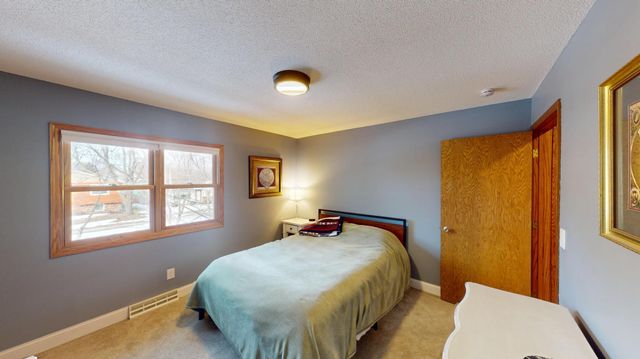 1210 Oak Avenue N, Onalaska, WI 54650