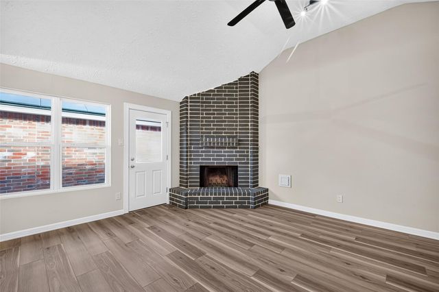 2031 Hickory Glen Drive, Missouri City, TX 77489