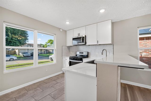 2031 Hickory Glen Drive, Missouri City, TX 77489