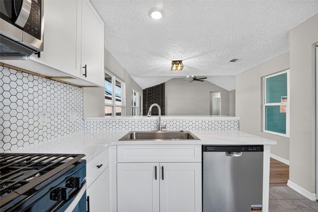 2031 Hickory Glen Drive, Missouri City, TX 77489