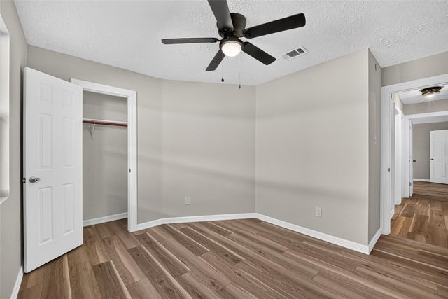 2031 Hickory Glen Drive, Missouri City, TX 77489