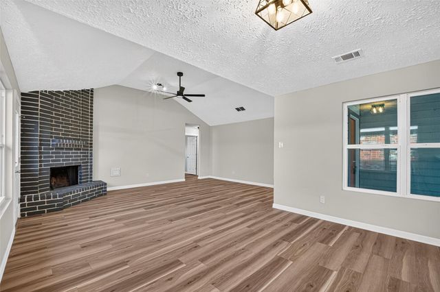 2031 Hickory Glen Drive, Missouri City, TX 77489