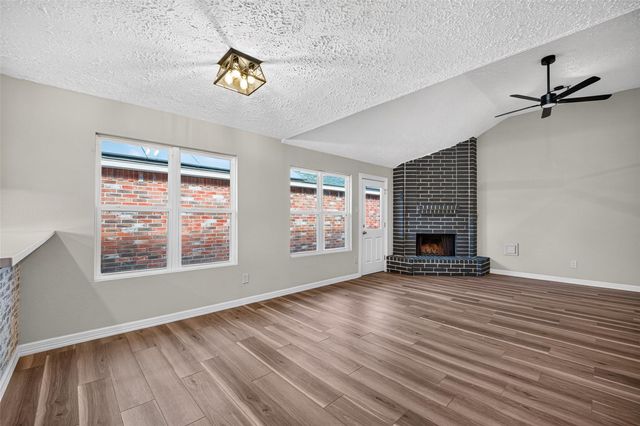 2031 Hickory Glen Drive, Missouri City, TX 77489