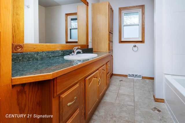 6867 S 3 Mile Road, Bay City, MI 48706