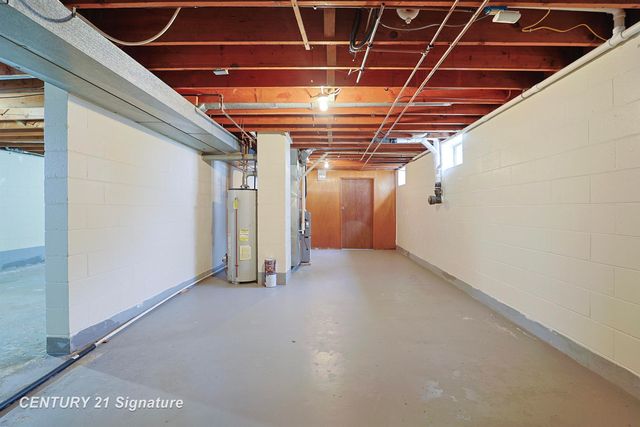 6867 S 3 Mile Road, Bay City, MI 48706