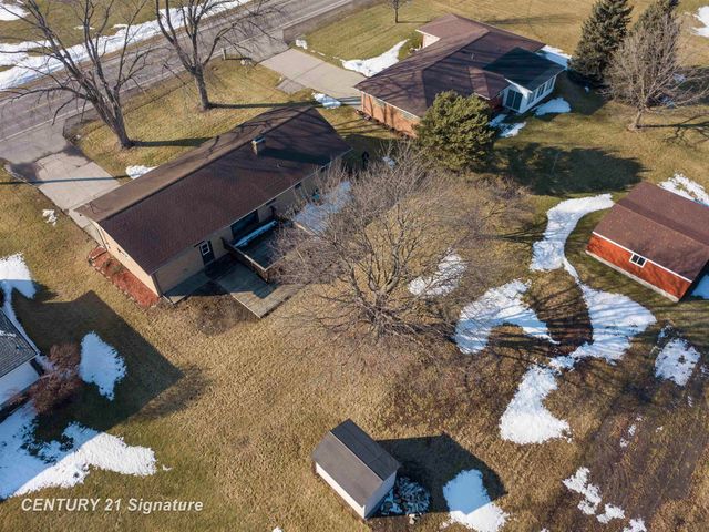 6867 S 3 Mile Road, Bay City, MI 48706