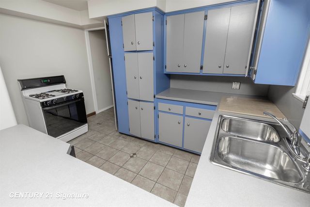 6867 S 3 Mile Road, Bay City, MI 48706