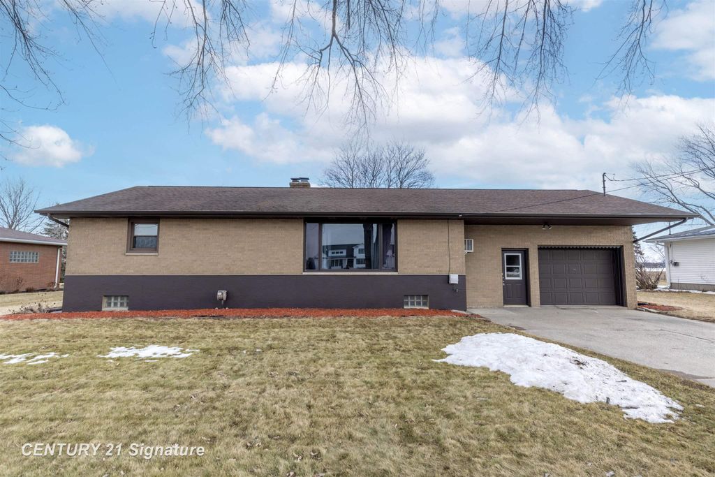 6867 S 3 Mile Road, Bay City, MI 48706