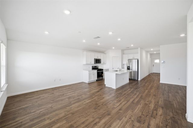 331 Mustang Lake CIR, Buda, TX 78610