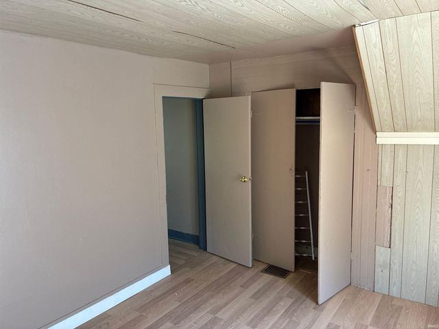 311 Hillside Court, Elkhart, IN 46516