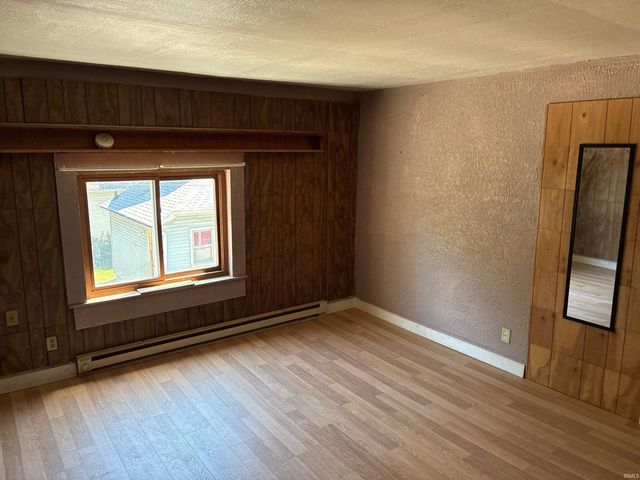 311 Hillside Court, Elkhart, IN 46516
