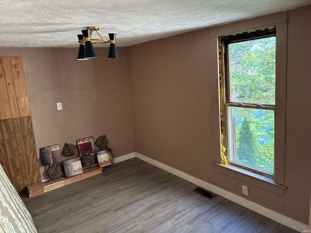 311 Hillside Court, Elkhart, IN 46516