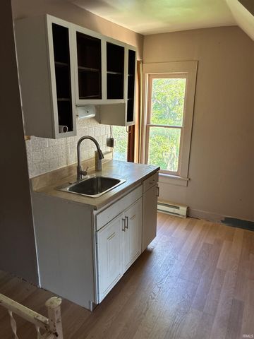 311 Hillside Court, Elkhart, IN 46516