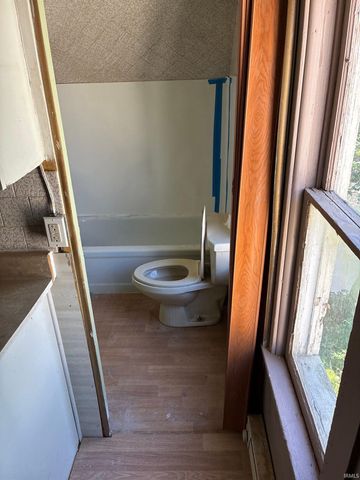 311 Hillside Court, Elkhart, IN 46516