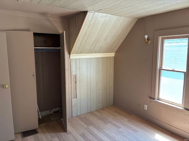 311 Hillside Court, Elkhart, IN 46516