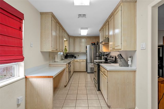 7440 Brentwood Circle, Woodway, TX 76712