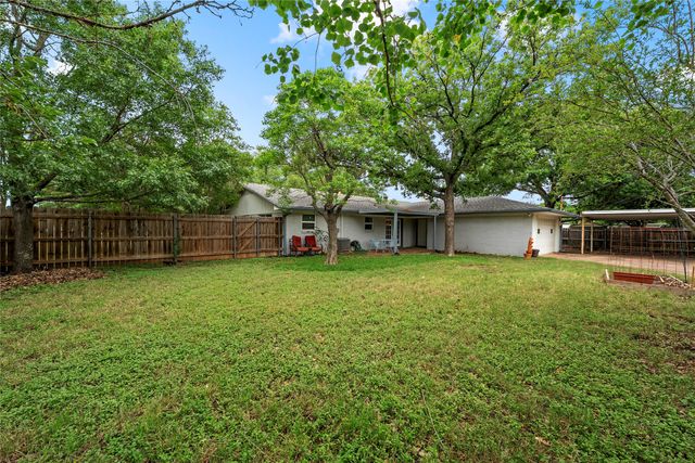 7440 Brentwood Circle, Woodway, TX 76712