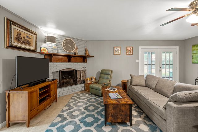 7440 Brentwood Circle, Woodway, TX 76712