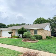 6703 Forestview Drive, Arlington, TX 76016
