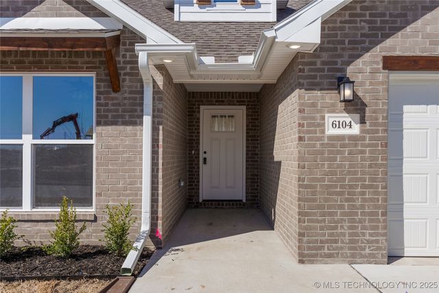 6104 N 27th Street, Broken Arrow, OK 74014