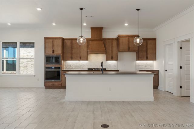 6104 N 27th Street, Broken Arrow, OK 74014