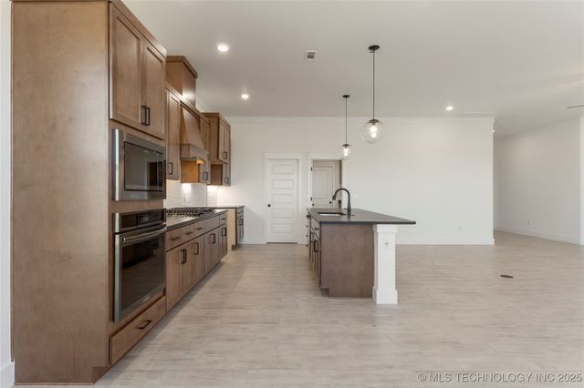 6104 N 27th Street, Broken Arrow, OK 74014