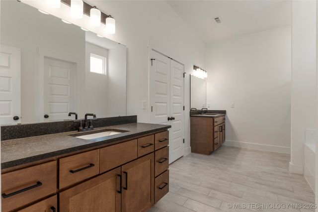 6104 N 27th Street, Broken Arrow, OK 74014