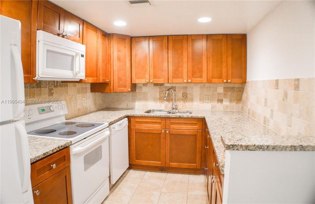 733 SE 1st Way 206, Deerfield Beach, FL 33441