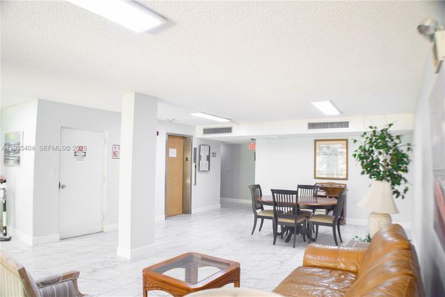 733 SE 1st Way 206, Deerfield Beach, FL 33441