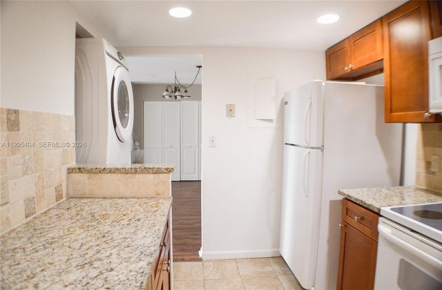 733 SE 1st Way 206, Deerfield Beach, FL 33441