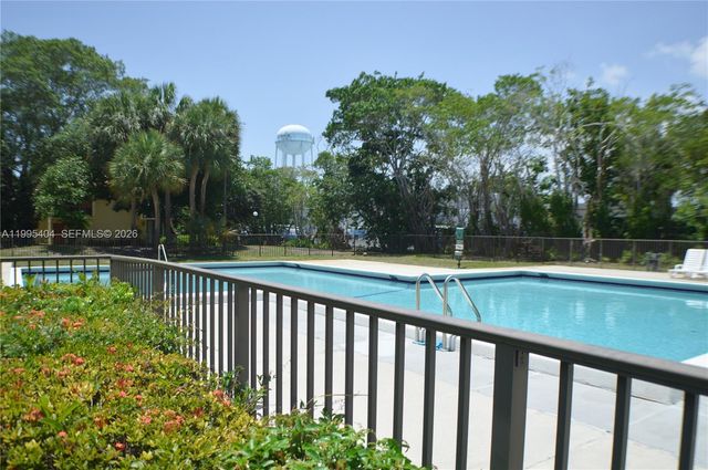 733 SE 1st Way 206, Deerfield Beach, FL 33441