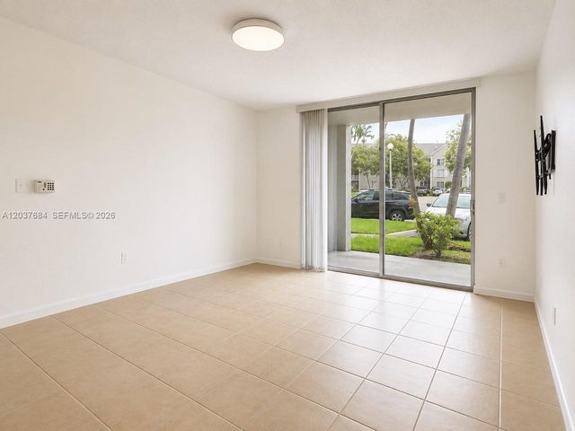711 SW 111th Way 105, Pembroke Pines, FL 33025