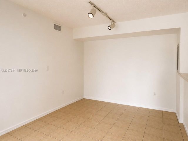 711 SW 111th Way 105, Pembroke Pines, FL 33025