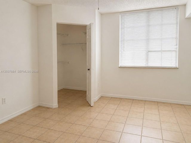 711 SW 111th Way 105, Pembroke Pines, FL 33025