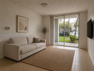 711 SW 111th Way 105, Pembroke Pines, FL 33025