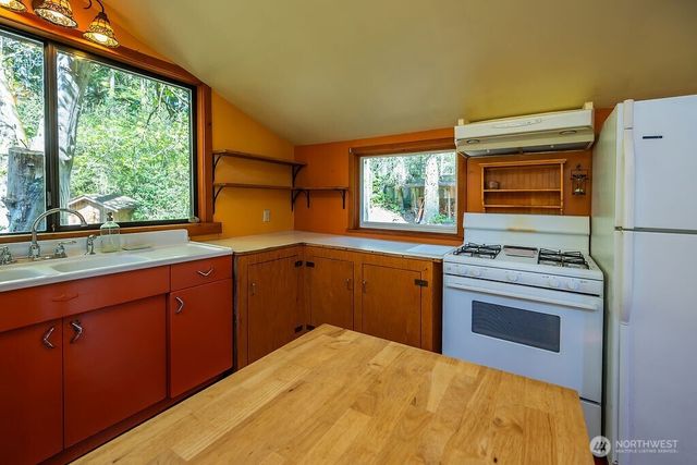 4160 Mud Bay Road, Lopez Island, WA 98261