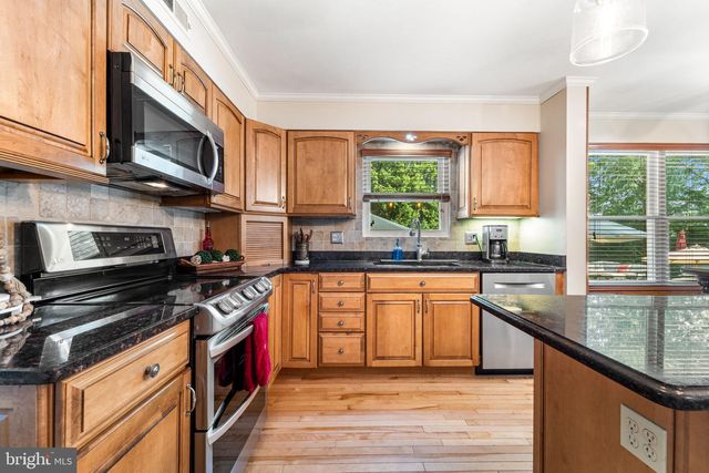 14 PATRICK HENRY DR, Marlton, NJ 08053