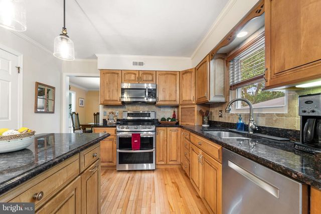 14 PATRICK HENRY DR, Marlton, NJ 08053
