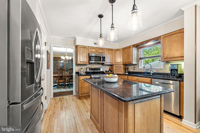 14 PATRICK HENRY DR, Marlton, NJ 08053