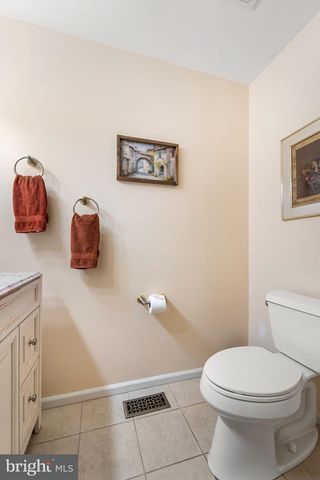 14 PATRICK HENRY DR, Marlton, NJ 08053