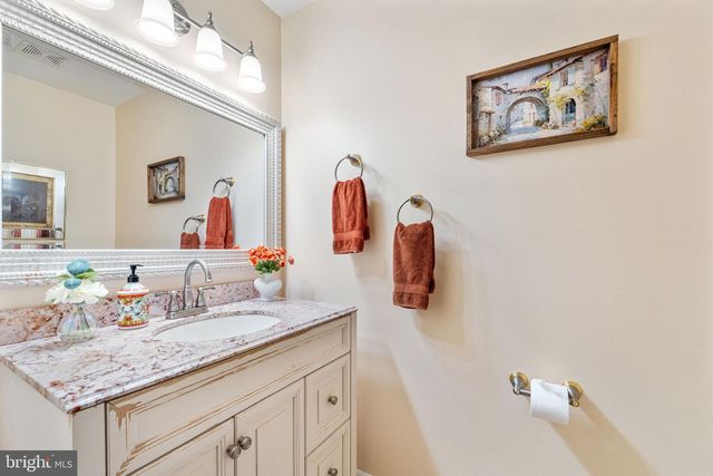 14 PATRICK HENRY DR, Marlton, NJ 08053
