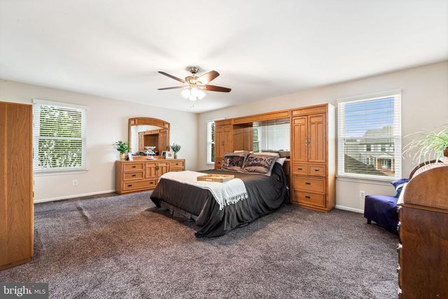 14 PATRICK HENRY DR, Marlton, NJ 08053