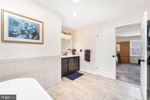 14 PATRICK HENRY DR, Marlton, NJ 08053