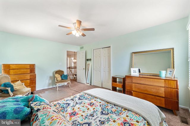 14 PATRICK HENRY DR, Marlton, NJ 08053
