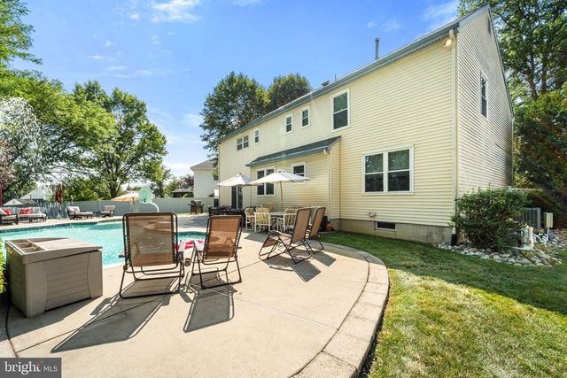14 PATRICK HENRY DR, Marlton, NJ 08053